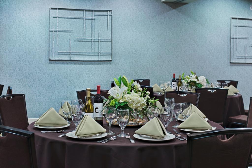 Oxford Suites Silverdale Zewnętrze zdjęcie