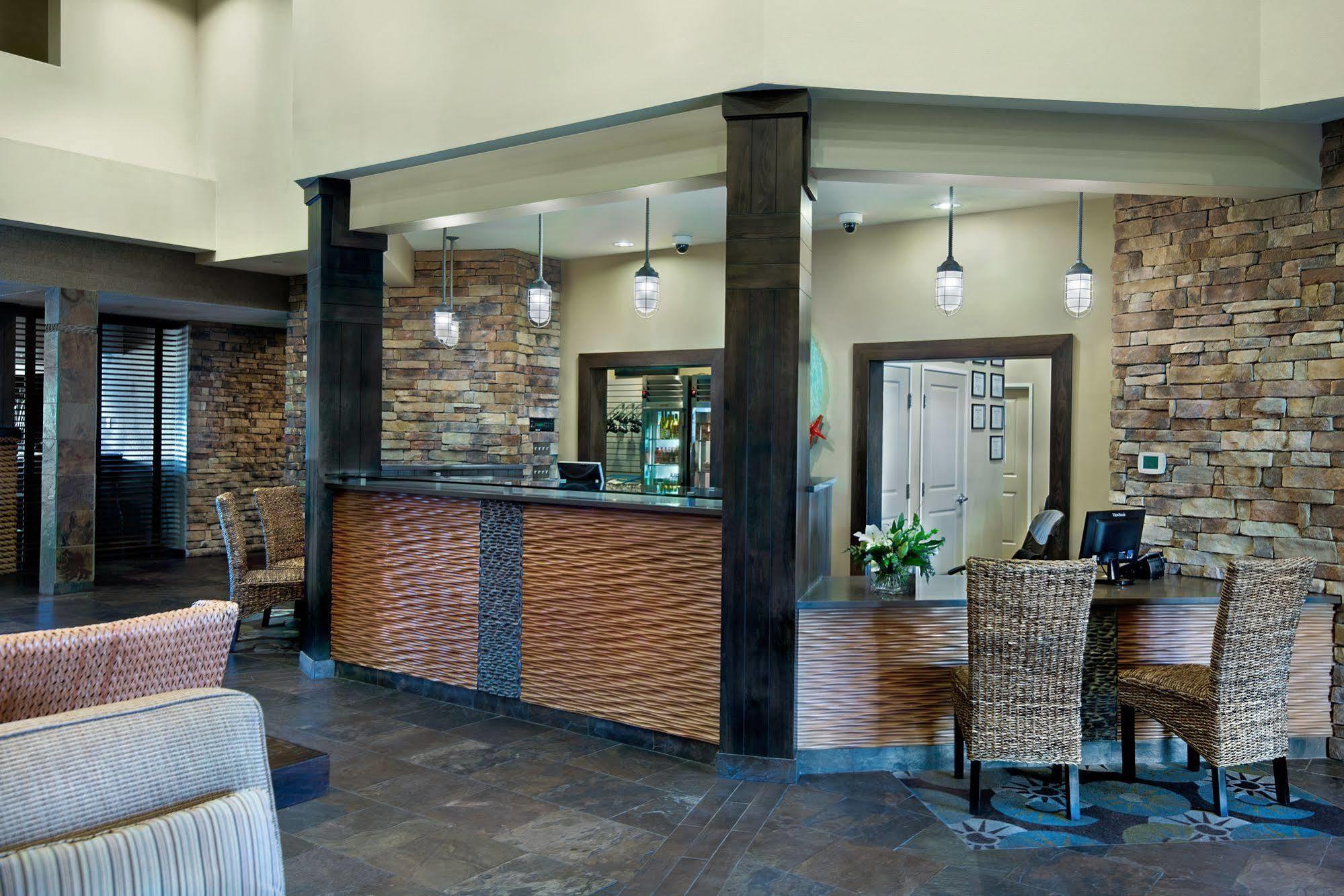 Oxford Suites Silverdale Zewnętrze zdjęcie