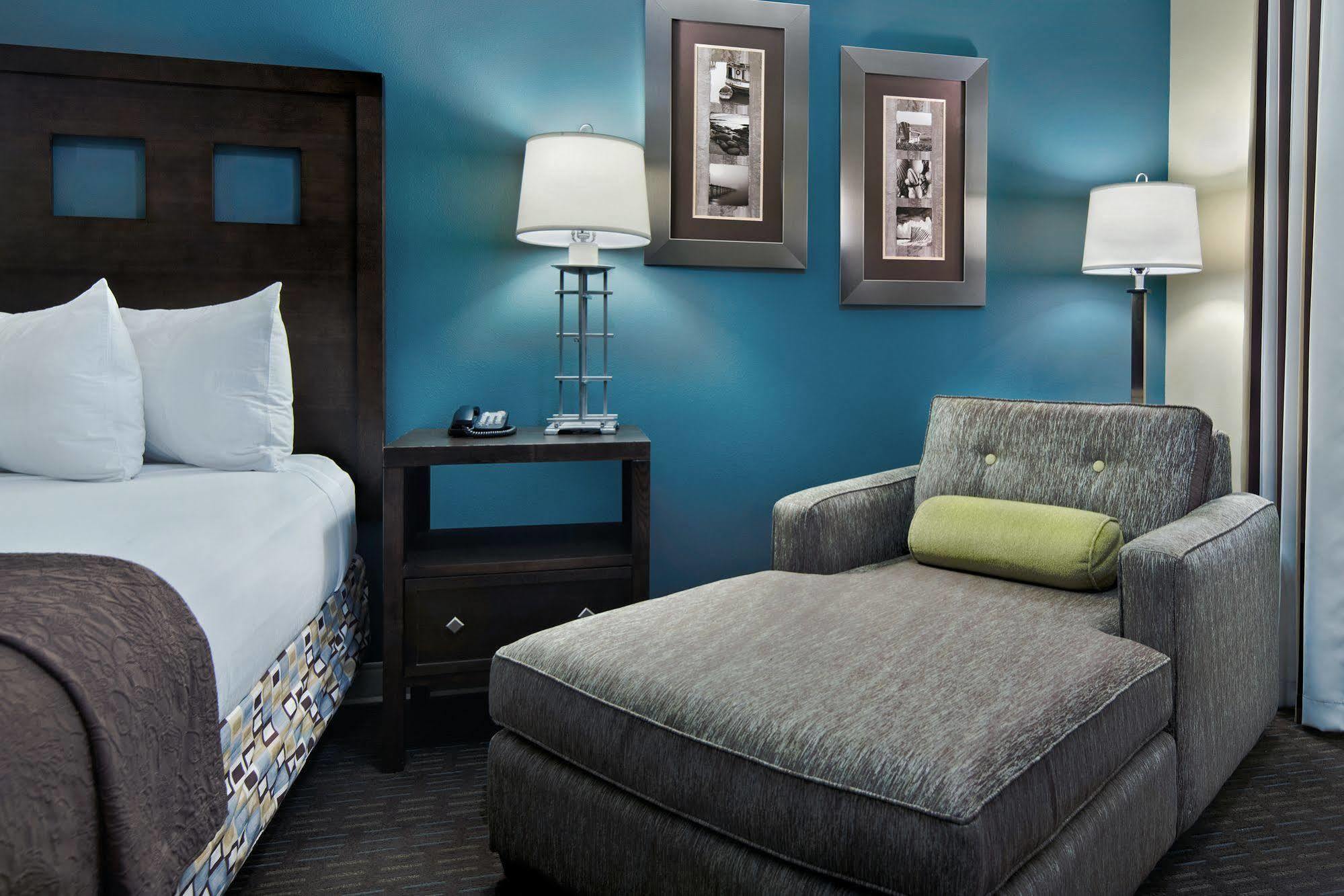 Oxford Suites Silverdale Zewnętrze zdjęcie